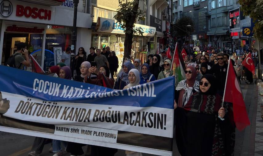 BARTIN, SUMUD VE GAZZE İÇİN YÜRÜDÜ 