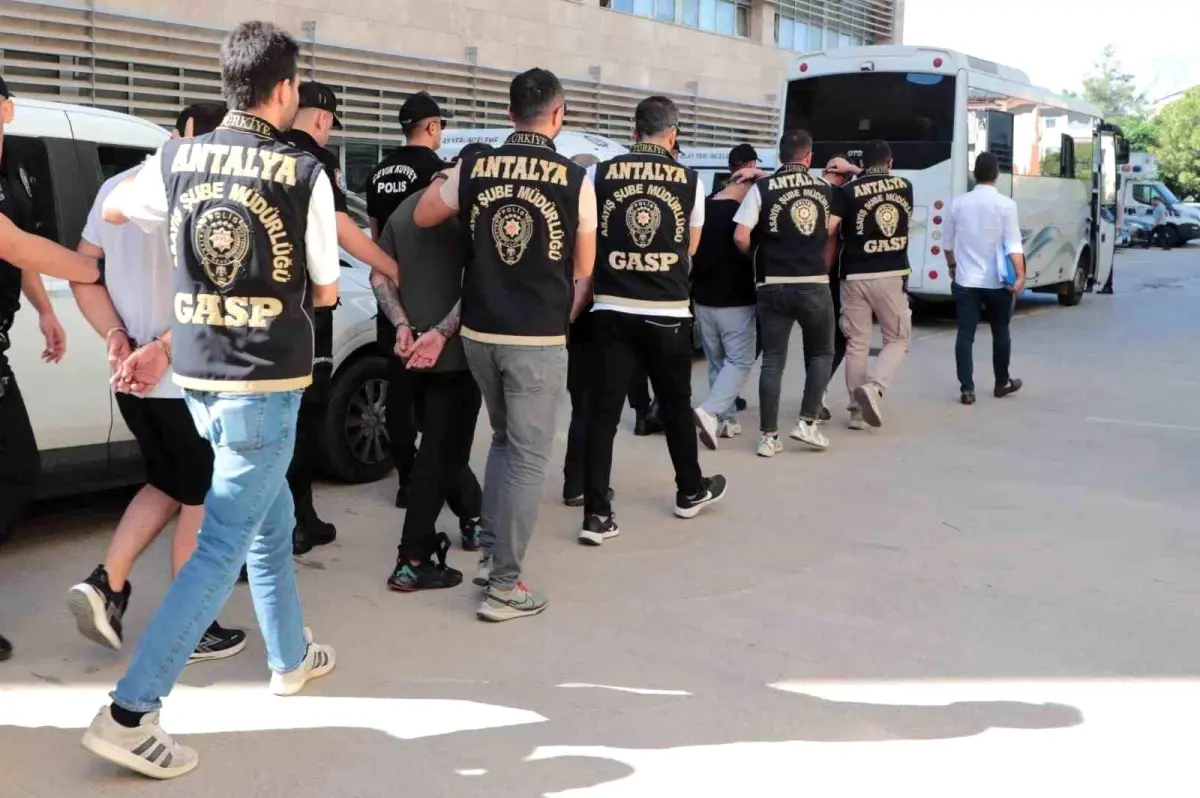 Antalya’da Suç Organize Yapısına Yönelik Operasyon: 7 Gözaltı