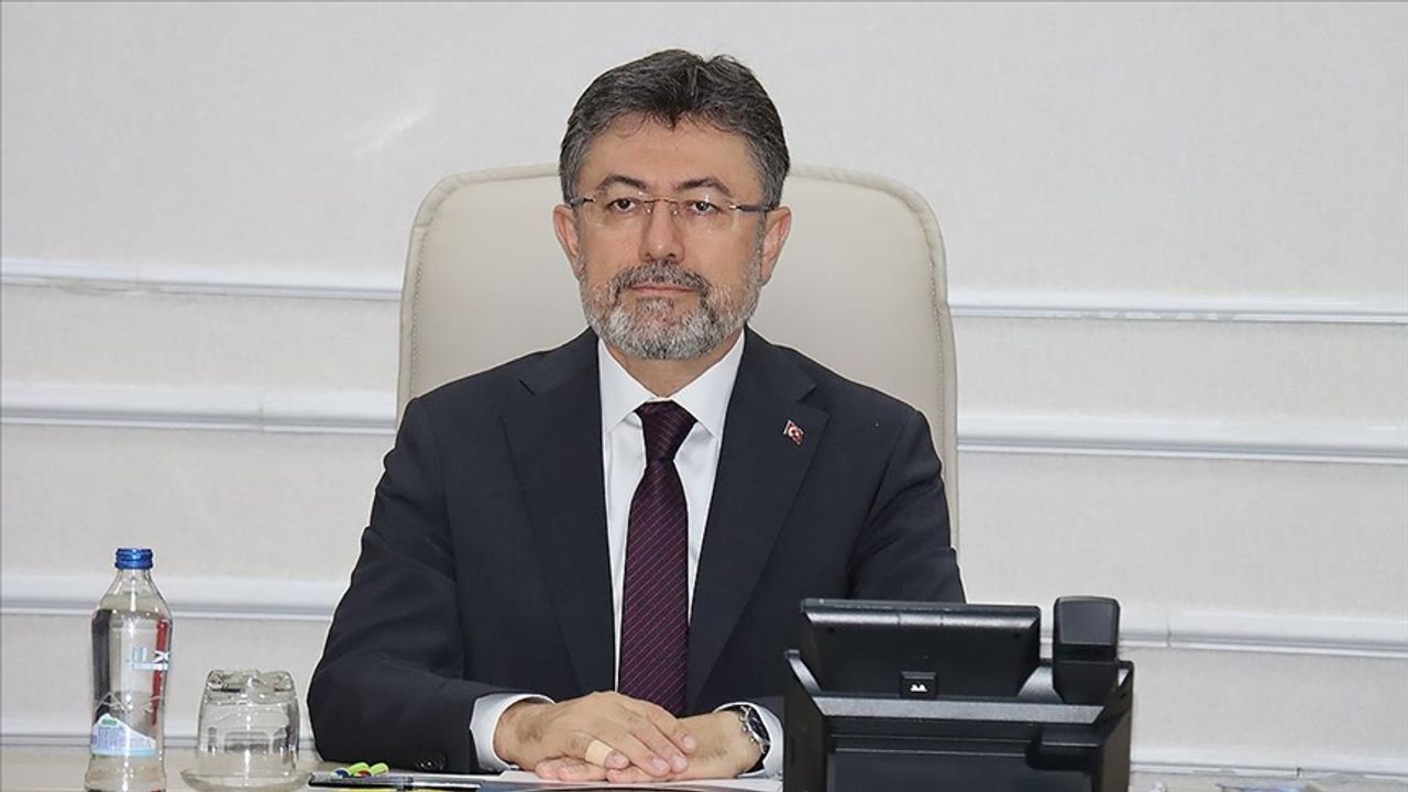 Bakan İbrahim Yumaklı, devam eden orman yangınlarındaki son durumu paylaştı