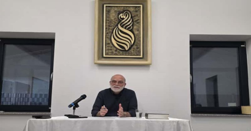 Almanya İrşad Kitabevi’nde ‘Maruf Üzere Yaşamak’ Konuşuldu Almanya İrşad Kitabevi’nde ‘Maruf Üzere Yaşamak’ Konuşuldu