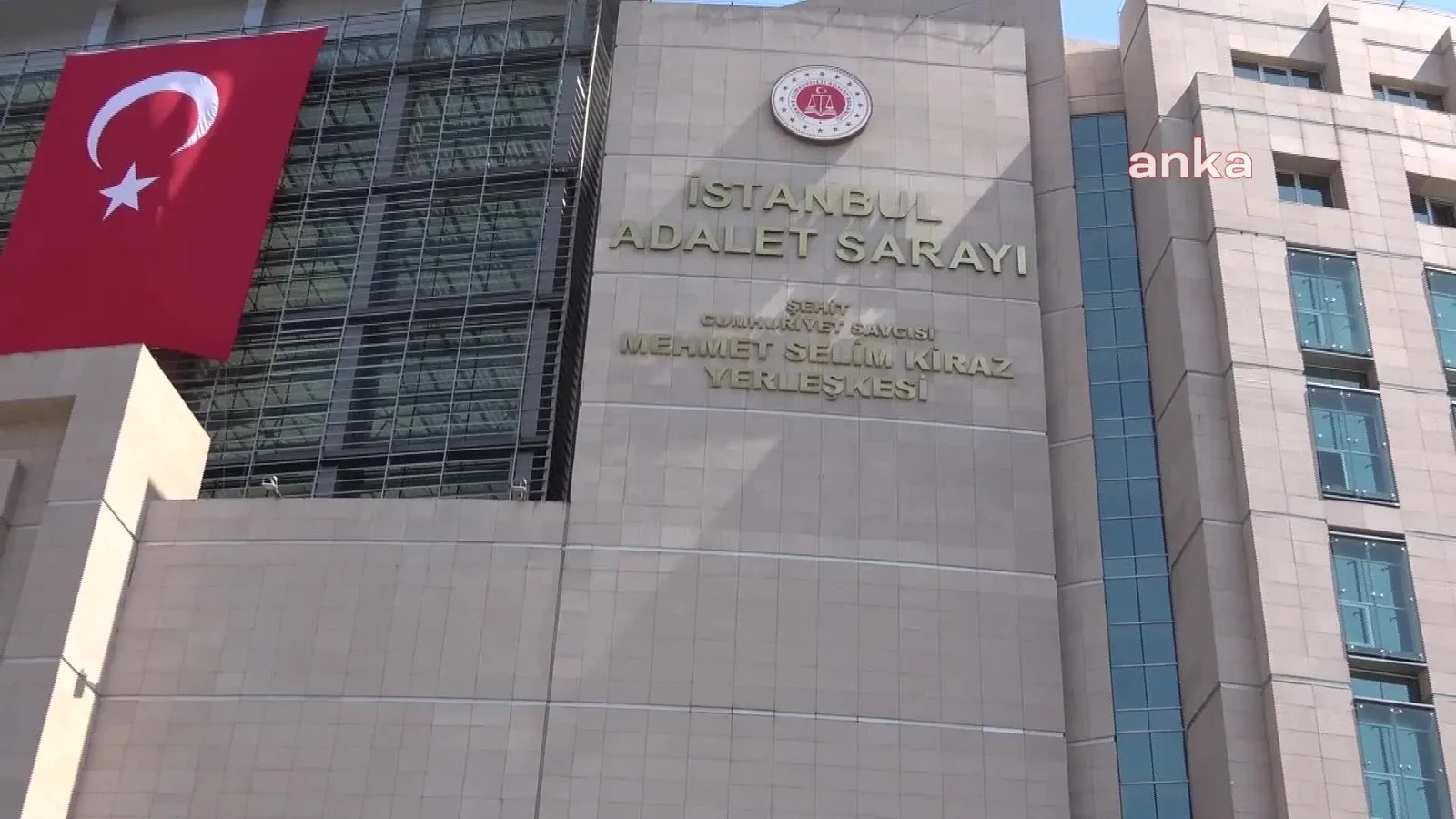 İstanbul’da Yasa Dışı Finans Operasyonu: 33 Tutuklama İstanbul’da Yasa Dışı Finans Operasyonu: 33 Tutuklama