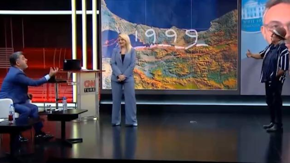 Prof. Dr. Şener Üşümezsoy canlı yayında gergin anlar yaşadı Prof. Dr. Şener Üşümezsoy canlı yayında gergin anlar yaşadı