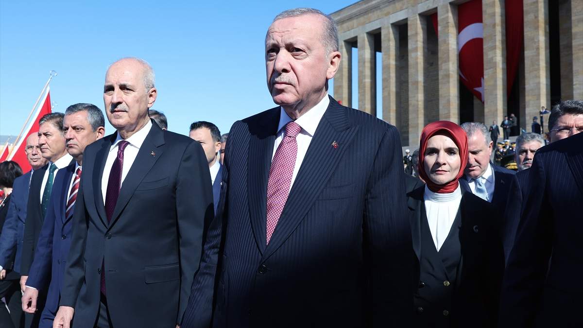 Cumhurbaşkanı Erdoğan Anıtkabir’de Cumhuriyet Bayramı’nı Cumhurbaşkanı Erdoğan Anıtkabir’de Cumhuriyet Bayramı’nı