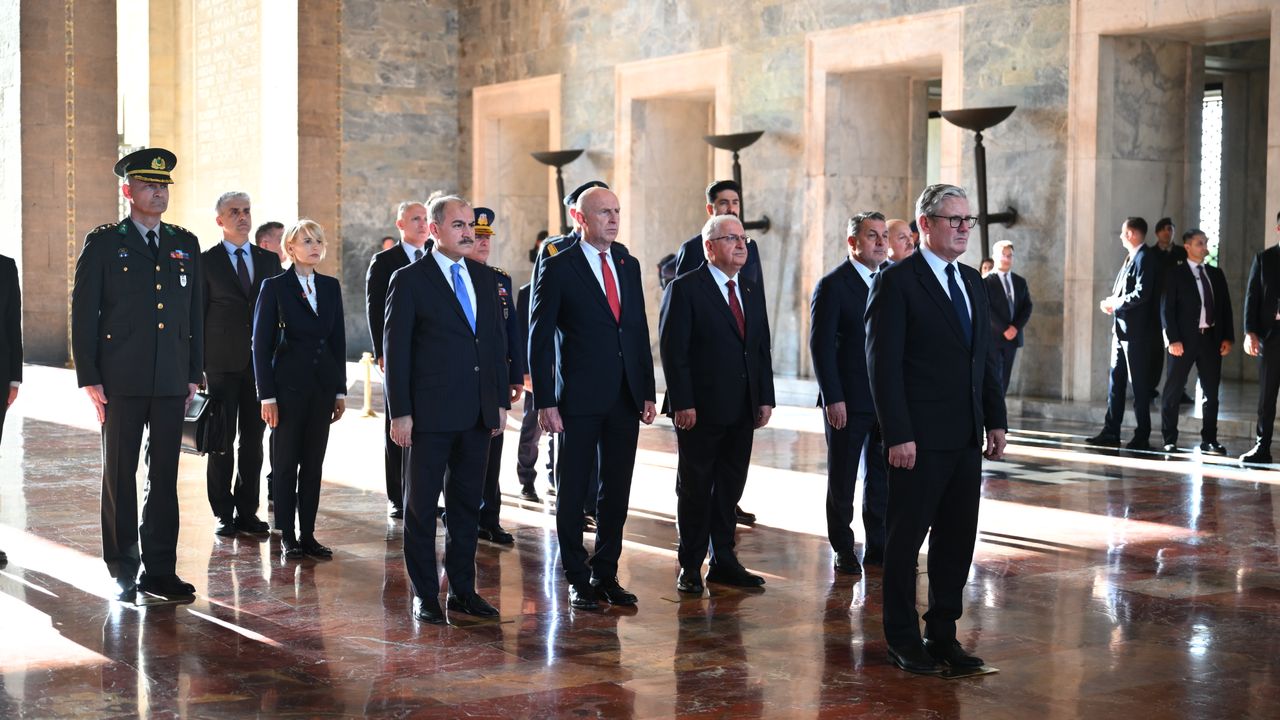 İngiltere Başbakanı Anıtkabir’i Ziyaret Etti