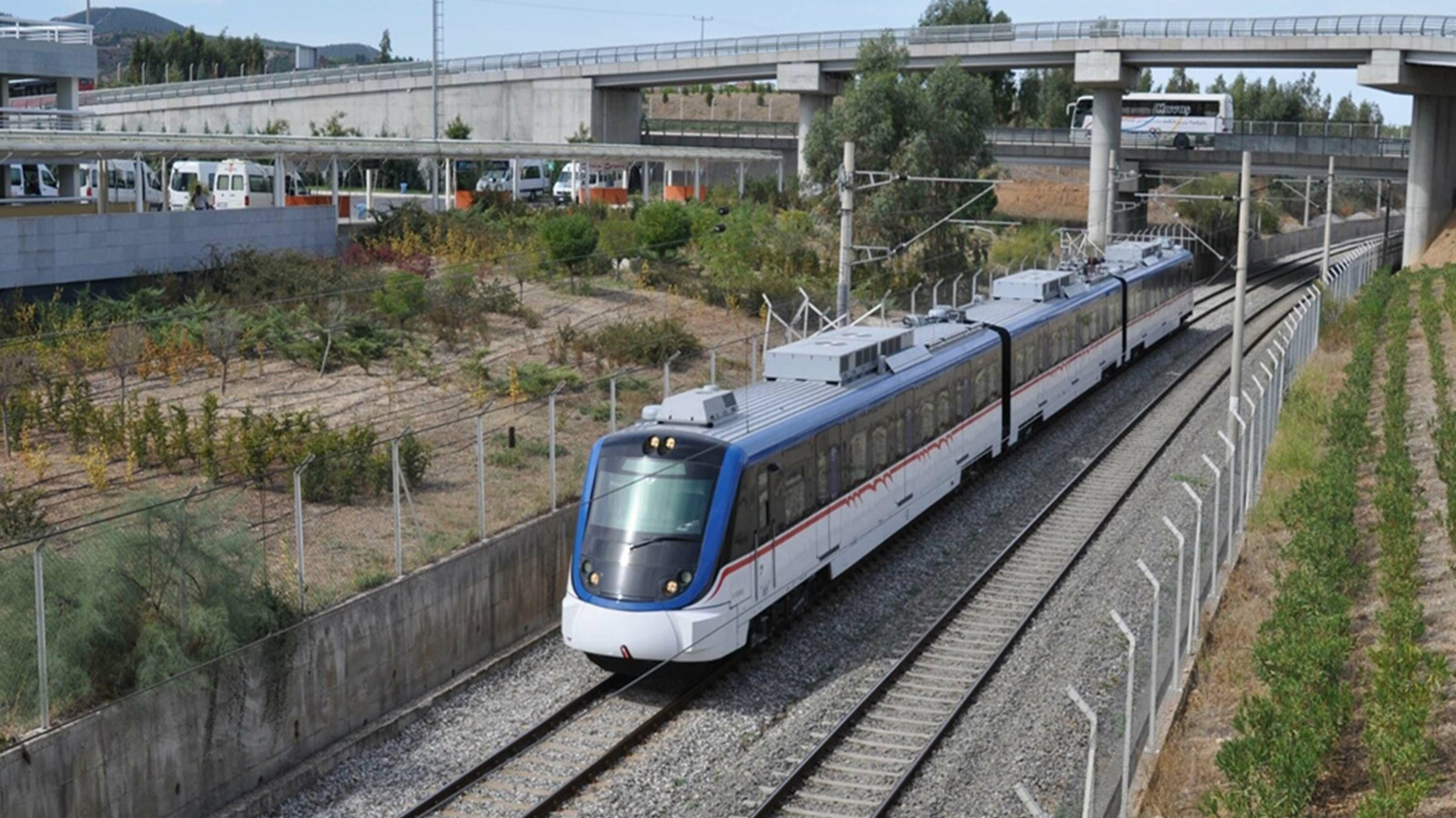 İzmir’de İZBAN Ücretlerine Zam Yapıldı İzmir’de İZBAN Ücretlerine Zam Yapıldı