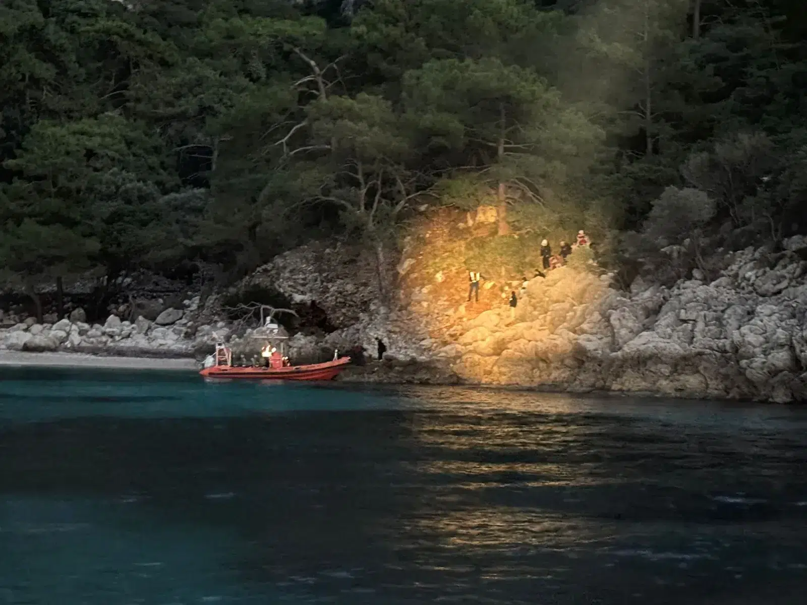 Muğla’da 36 Düzensiz Göçmen Kurtarıldı Muğla’da 36 Düzensiz Göçmen Kurtarıldı