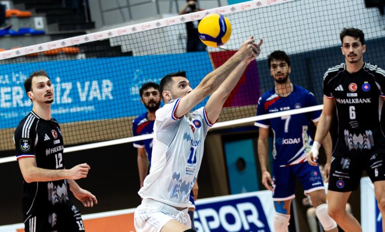 İstanbul Büyükşehir Belediyespor, Halkbank’ı 3-1 Mağlup Etti İstanbul Büyükşehir Belediyespor, Halkbank’ı 3-1 Mağlup Etti