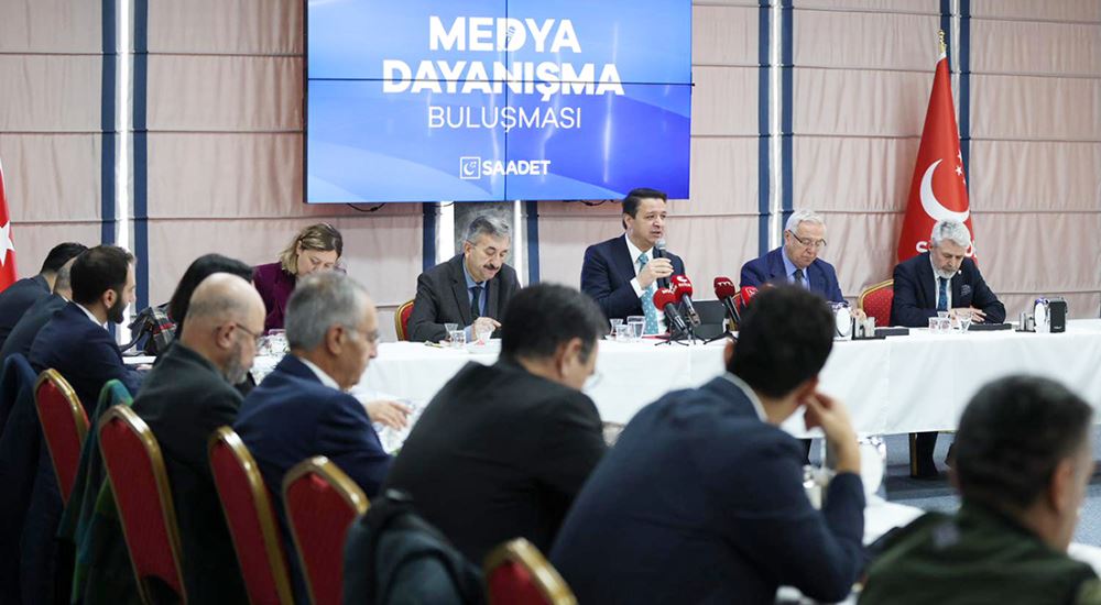 Medya, Baskı ve Sansürle Mücadele Ediyor Medya, Baskı ve Sansürle Mücadele Ediyor