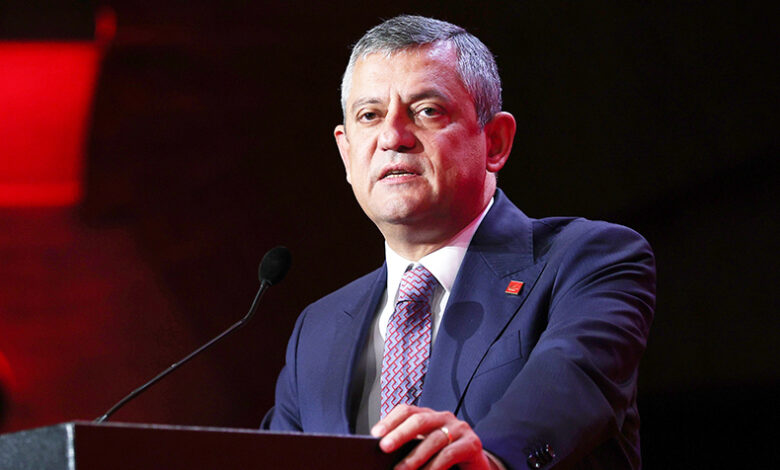 Özgür Özel, CHP Genel Başkanlığına Yeniden Seçildi