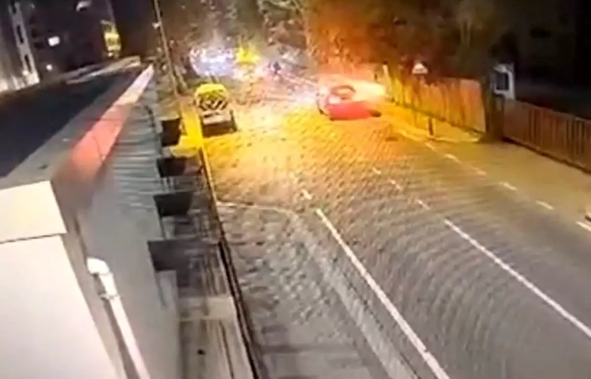 İstanbul Bakırköy’de Motosiklet Kazası: Bir Yaralı İstanbul Bakırköy’de Motosiklet Kazası: Bir Yaralı