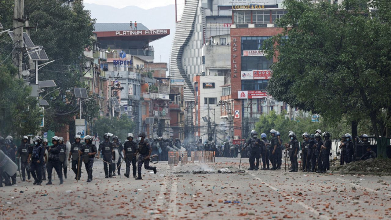 Nepal Başbakanı Oli İstifa Etti: Ülkede Gelişmeler Nepal Başbakanı Oli İstifa Etti: Ülkede Gelişmeler