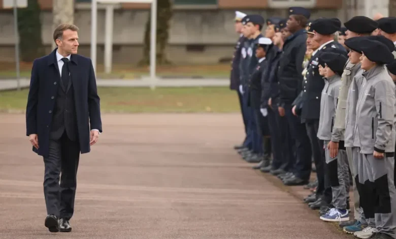 Fransa Gönüllü Askerlik Sistemine Geçiş Yapıyor