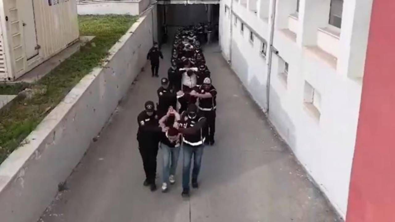 11 ilde dolandırıcılık operasyonu: 28 kişi gözaltına alındı 11 ilde dolandırıcılık operasyonu: 28 kişi gözaltına alındı