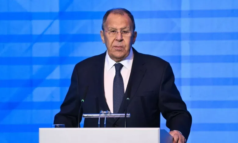 Lavrov: Putin ve Trump görüşmesinden somut sonuç bekliyoruz