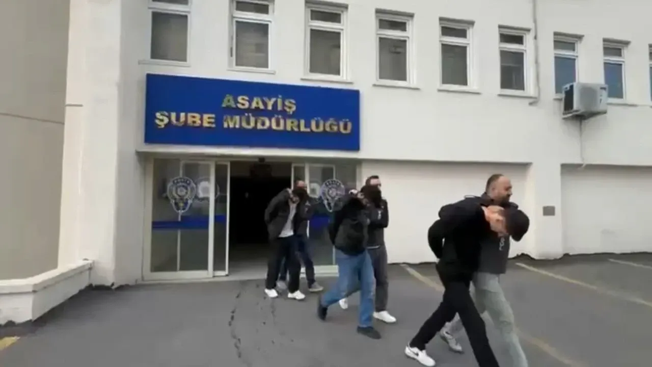 Sosyal Medyada Dolandırıcılık Yapan Üç Şüpheli Gözaltına