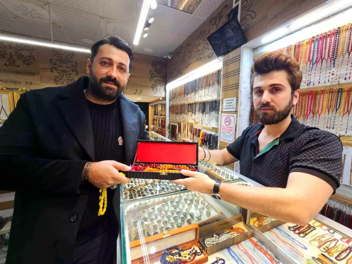 Elazığlı Kuyumcu Tespih Koleksiyonu ile Yatırım Yaptı Elazığlı Kuyumcu Tespih Koleksiyonu ile Yatırım Yaptı