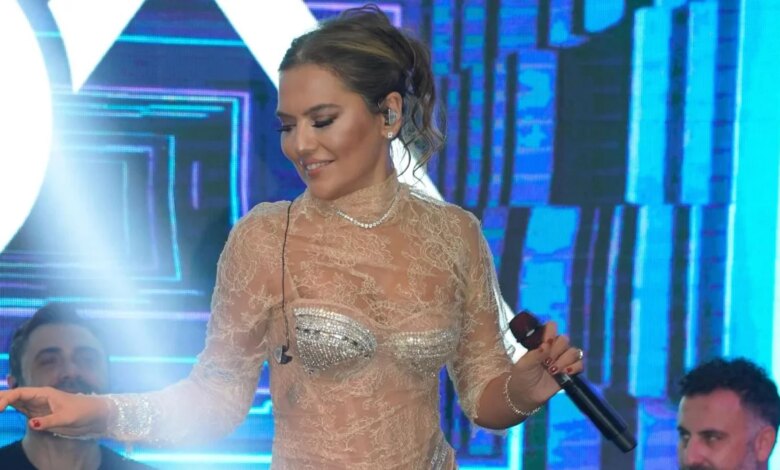 Demet Akalın’dan Ebru Gündeş ile nostaljik paylaşım